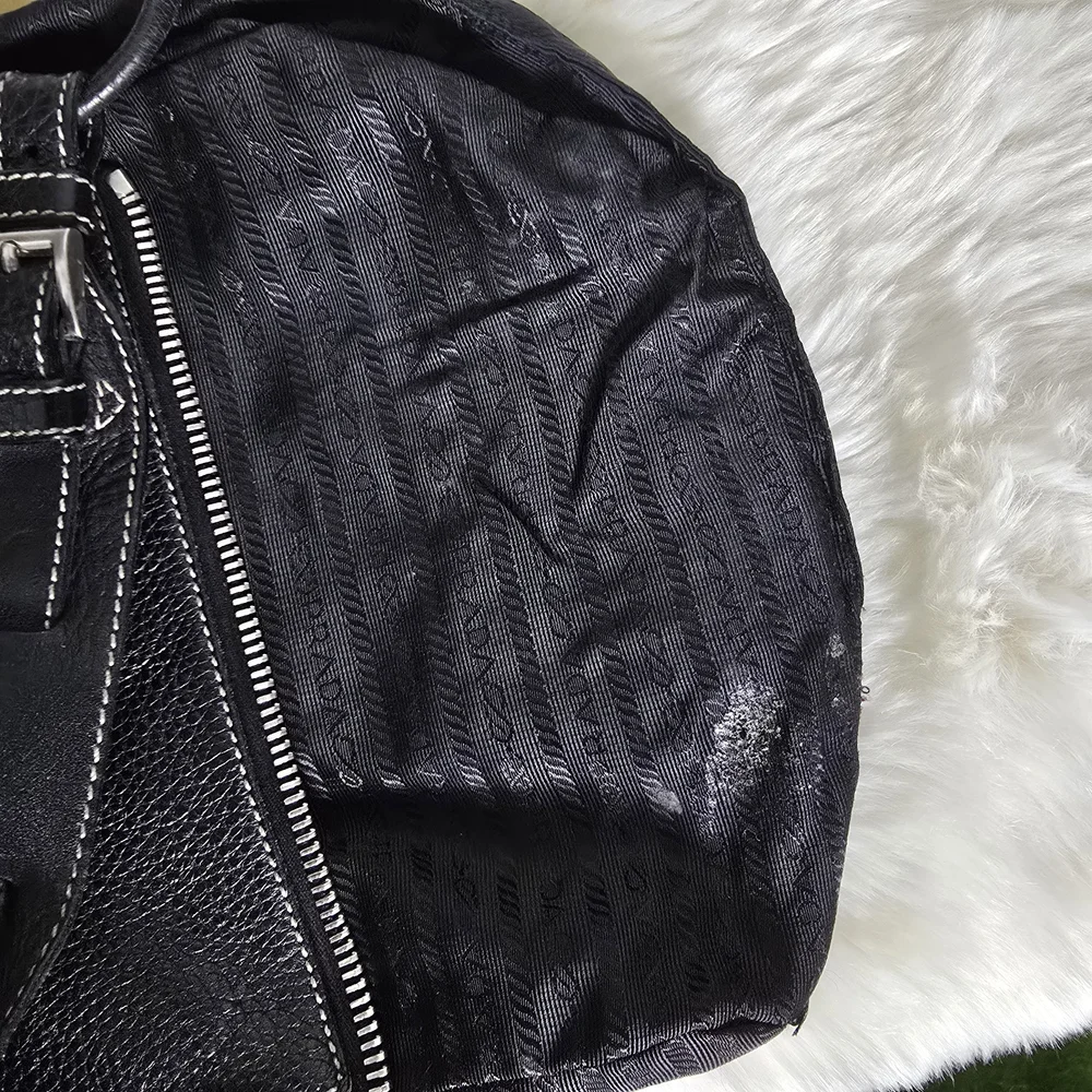 Prada Black Leather Women's Bag - Picture 7 of 16